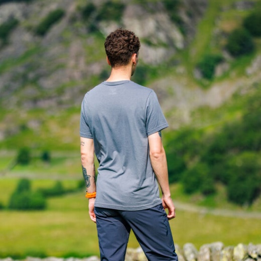 Graafinen T-paita Lyhythihainen ''inov-8'' Miesten Harmaa