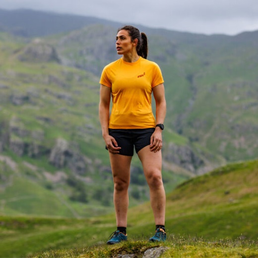 Inov-8 Graafinen T-paita Ss ''brändi'' Naisten Keltainen