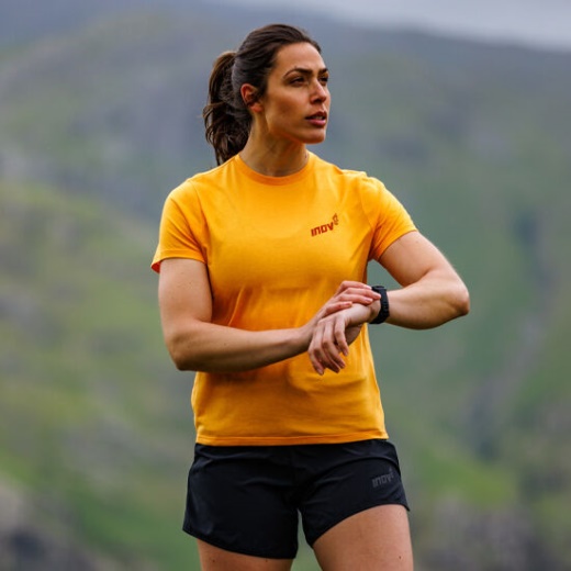 Inov-8 Graafinen T-paita Ss ''brändi'' Naisten Keltainen