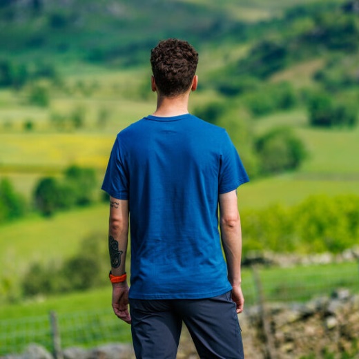 Laivastonsininen Graafinen T-paita Lyhythihainen ''inov-8'' Miesten