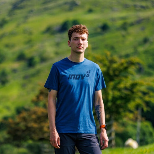 Laivastonsininen Graafinen T-paita Lyhythihainen ''inov-8'' Miesten