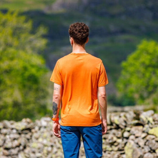 Oranssi Inov-8 Graafinen T-paita Lyhythihainen 