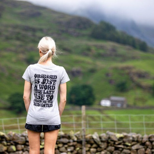 Luomupuuvillainen T-paita ''obsessed'' Naisten Inov-8 Vaaleanharmaa
